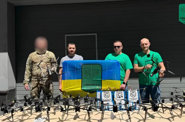 БФ »Батальон Волонтер» и »Стальной фронт» передали 20 FPV-дронов для 3-й танковой бригады