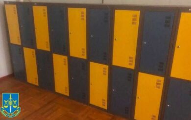 Начальника управління освіти Подільської РДА судитимуть за переплату у 1,5 млн грн за шкільні шафи