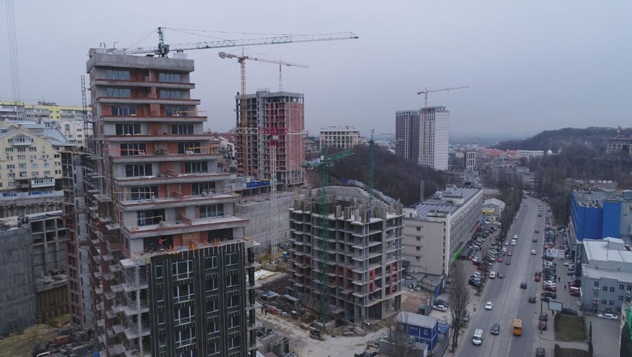 ”Міракс”: будівництво стоїть із 2024-го, крани падають у 2025-му — Викривач про черговий провал BudCapital