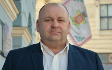 Дарение на 2,7 млн и продажа недвижимости на 2,9 млн – что скрывает декларация заместителя городского головы Черновцов?