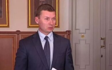Скандальная декларация: харьковский чиновник без доходов, но с тремя авто и наличными