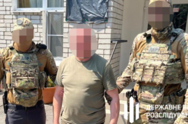 ГБР сообщило о подозрении запорожскому экс-военкому, который привлекал бойцов к ремонту своего поместья