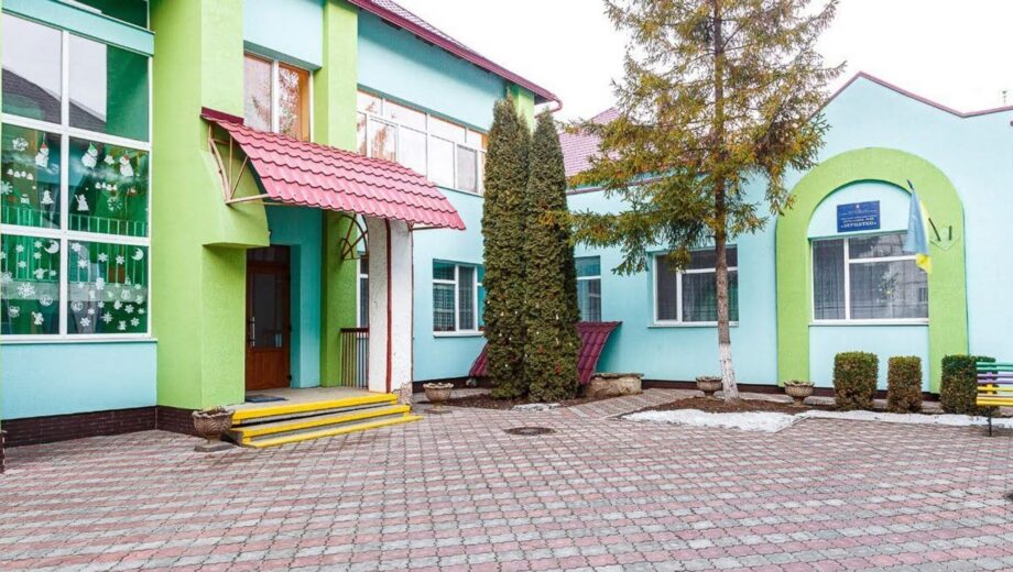 Івано-Франківський дитсадок під розслідуванням: директорка виписала доньці 320 тис. грн премій за пів року