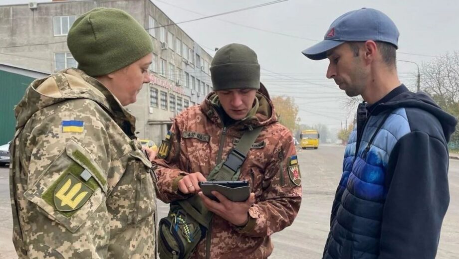 Владельцев телеграм-каналов будут наказывать за данные о местах раздачи повесток