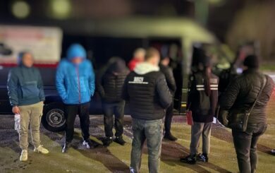 Мікроавтобус з секретом: троє ухилянтів сховалися в схованці, але не пройшли контроль