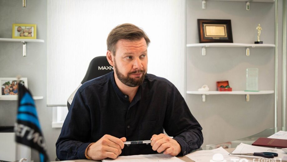 Как живет руководитель закарпатского БЭБ: земля, дома и внедорожники