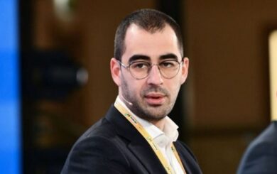 Экс-нардеп Александр Трухин, который хотел »тихонько уйти в лес», приобрел люксовый автомобиль Porsche Macan