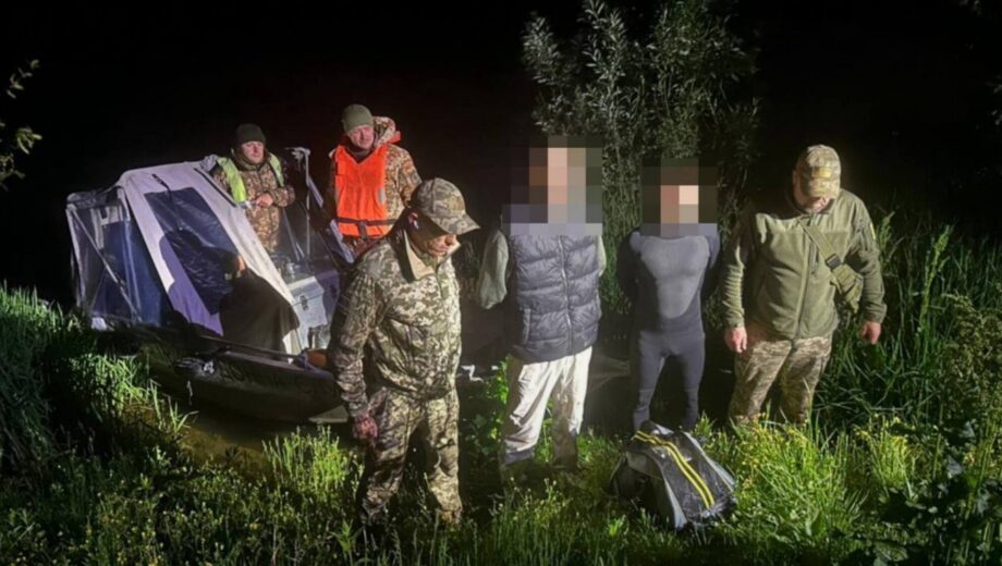 Купальный сезон открыт? На границе с Молдовой задержали »пловцов» в гидрокостюмах