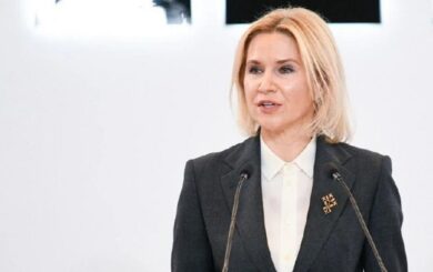 Конституция не позволяет отменить защиту русского языка во время войны