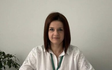 Руководительница сервисного центра МВД в Дрогобыче ездит на авто родственницы и хранит $14 тыс. наличными