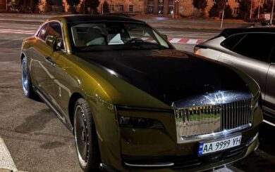Rolls-Royce Spectre после ДТП снова на улицах Черкасс