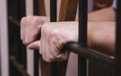 Правоохранитель и родственники под подозрением: САП подала иск более чем на 2,8 млн грн