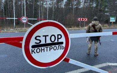 На Рівненщині двоє водіїв проігнорували накази прикордонників: справи передано до суду