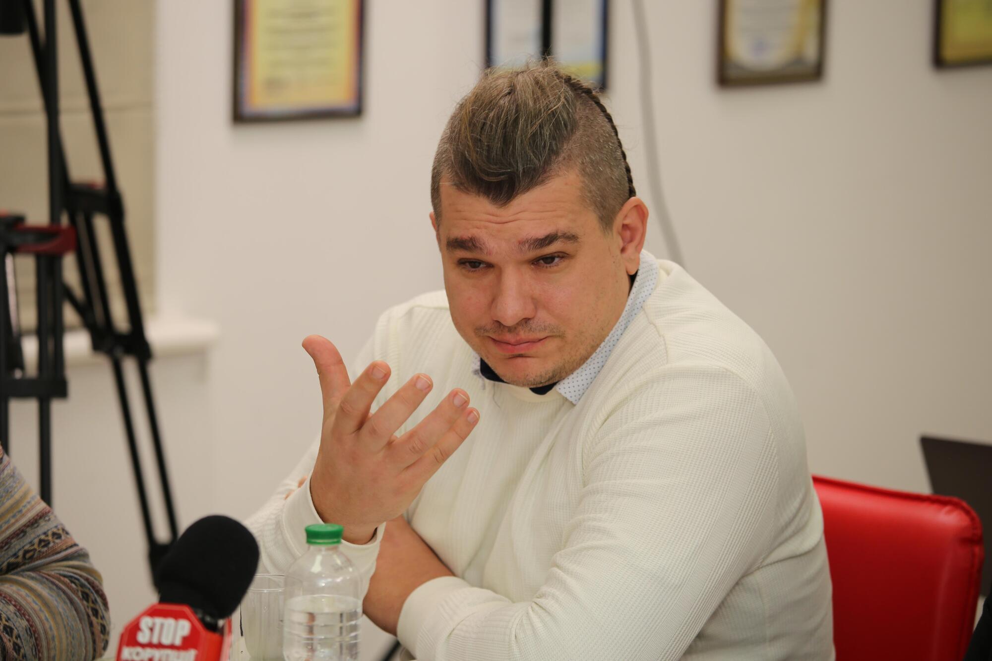 Виктор Медведь