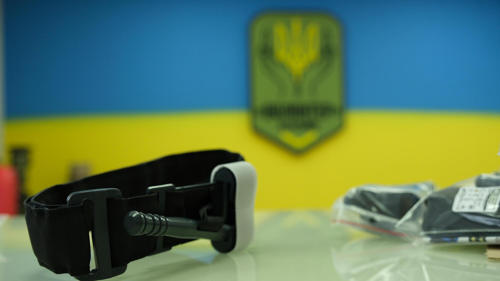 Tender Group передала Украине турникеты для проверки в реалиях боевых действий