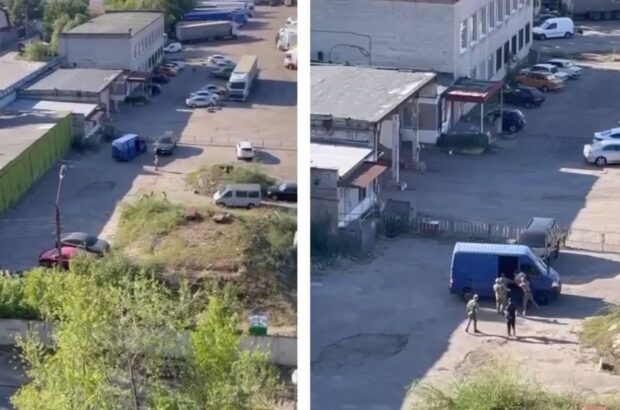 Принудительная мобилизация в Днепре: сотрудники ТЦК затолкали мужчину в бус