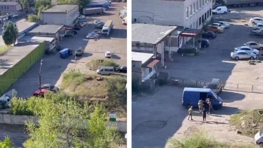Принудительная мобилизация в Днепре: сотрудники ТЦК затолкали мужчину в бус