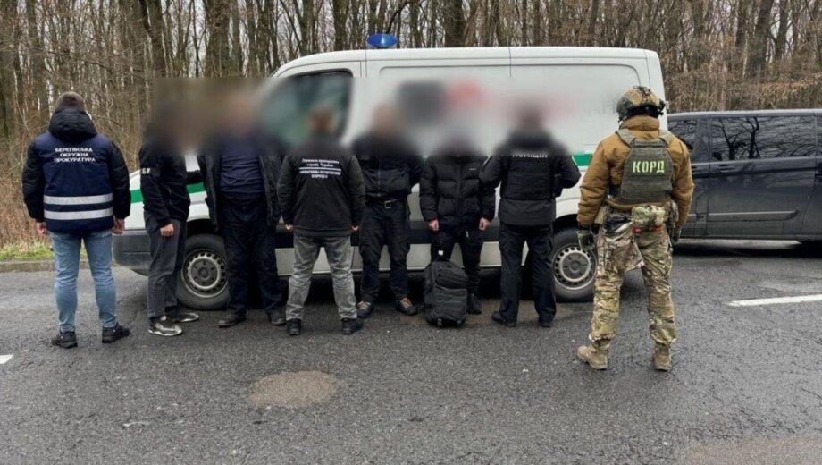 Псевдоінкасація за $16 500: на Закарпатті в броньовику перевозили ухилянтів