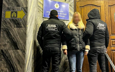 Киевлянка обманула клиентов банка почти на 86 млн грн: полиция задержала злоумышленницу