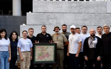 До Дня воєнної розвідки Валерій Дубіль, Віта Присяжнюк і фонд ”Надія” забезпечили ГУР дронами, системами РЕБ і Starlink