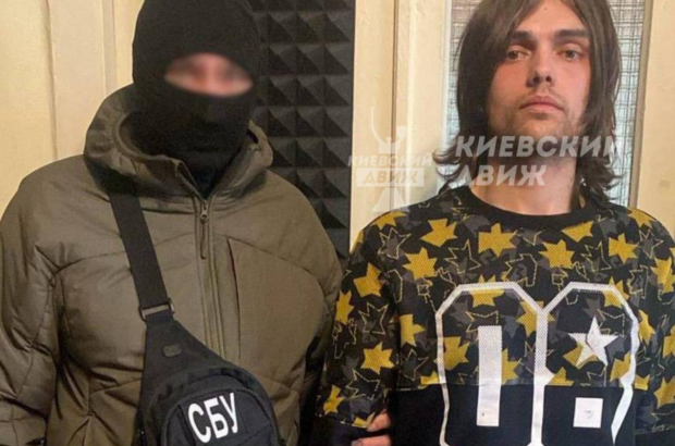 СБУ навідалась до столичного блогера, який прославляв росію