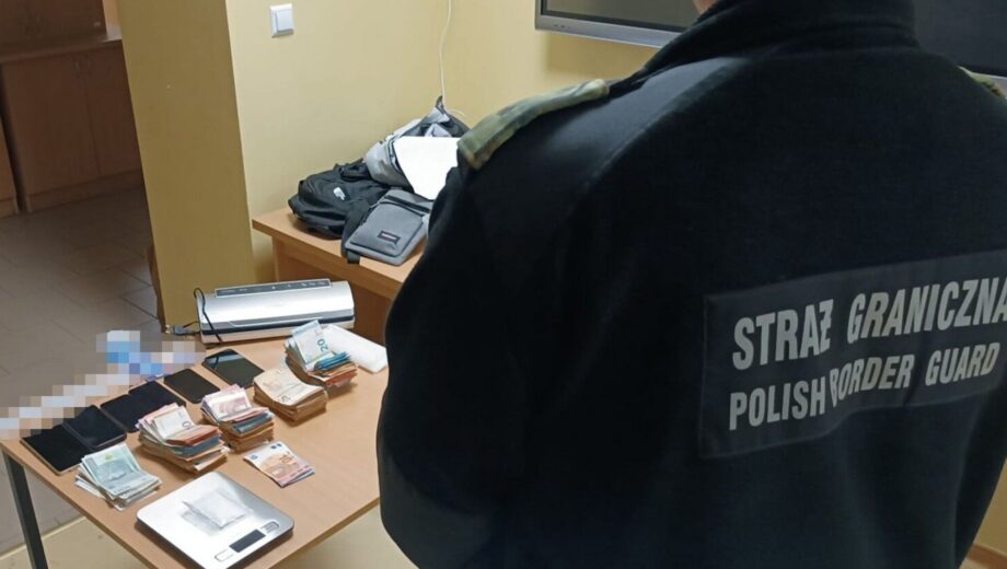 Польские пограничники задержали украинца с фиктивными документами и 37 тысяч евро