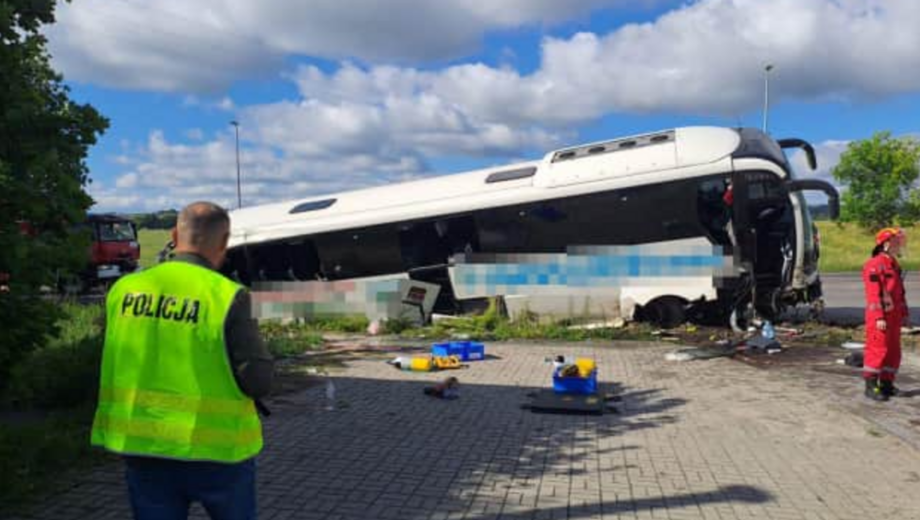 В Польше автобус с украинцами слетел в кювет: пострадали 14 человек