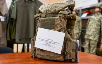 Скандал вокруг »Фортеці захисту»: кейтеринговая фирма, получившая миллиардные контракты на бронежилеты