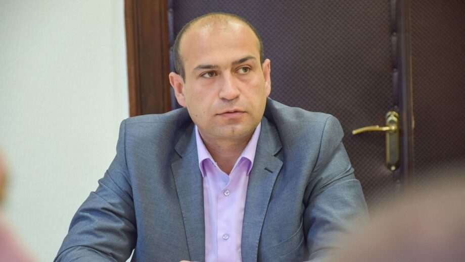 Чиновник из Николаева получил удостоверение на жительство в Германии, продолжая работать на должности