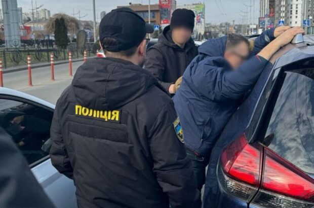 Вимагав 160 тис. гривень хабаря: директору департаменту ПАТ ”Укрнафта” повідомили про підозру