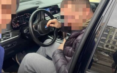 Лідера організованої групи, що намагалася вкрасти кошти Укрзалізниці, затримано: деталі справи