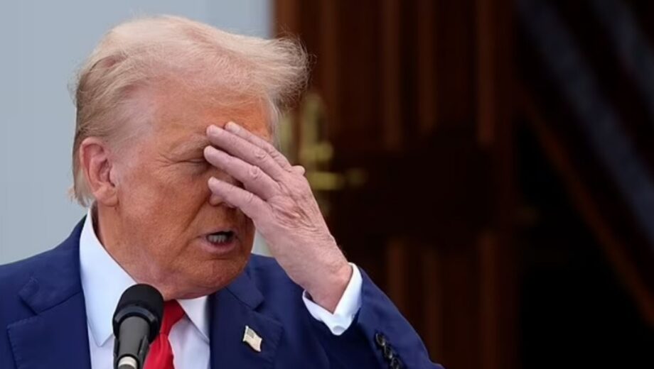 Трамп постійно переглядає відео з моментом замаху