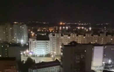 Взрывы на авиабазе »Энгельс» в россии: пожар после ночной атаки