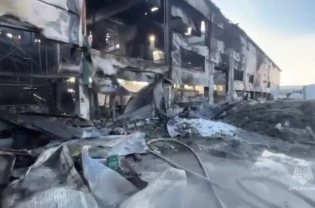 Пожежа в Якутії: згорів склад підприємства з виробництва сандвіч-панелей