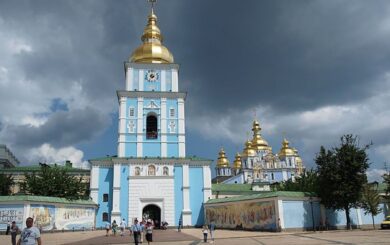 У Києві митрополит Климент став жертвою нападу біля Михайлівського собору