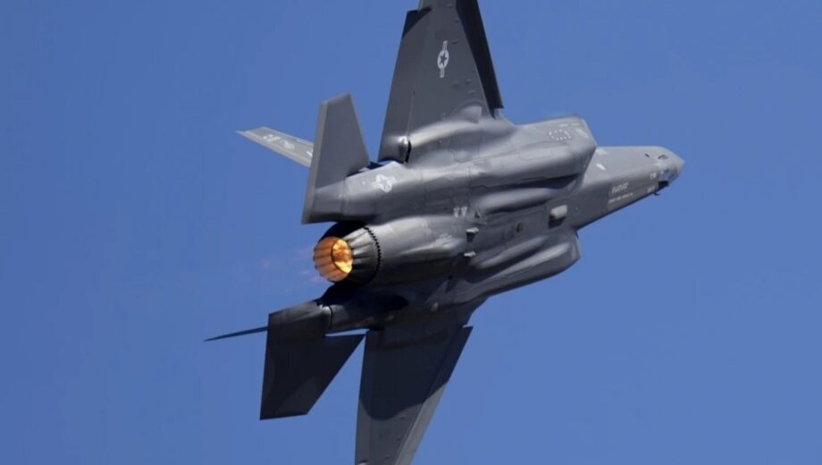 Авария F-35 на базе ВВС США: пилот выжил после катапультирования
