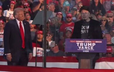 Ілон Маск підтримав Трампа на виборах, меми після виступу заполонили мережу (фото)