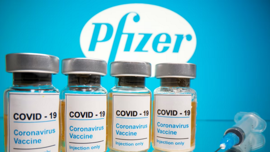 Pfizer обвиняют в сокрытии информации об осложнениях от вакцины против коронавируса