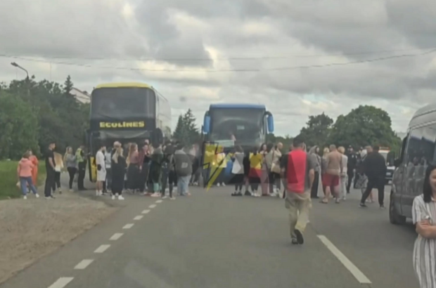 Протест из-за действий работников ТЦК: люди перекрыли трассу Тернополь-Львов
