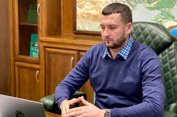 Незадекларовані угіддя, справа у ДБР та мільярдні збитки: чим відомий очільник ДП ”Ліси України” Болоховець