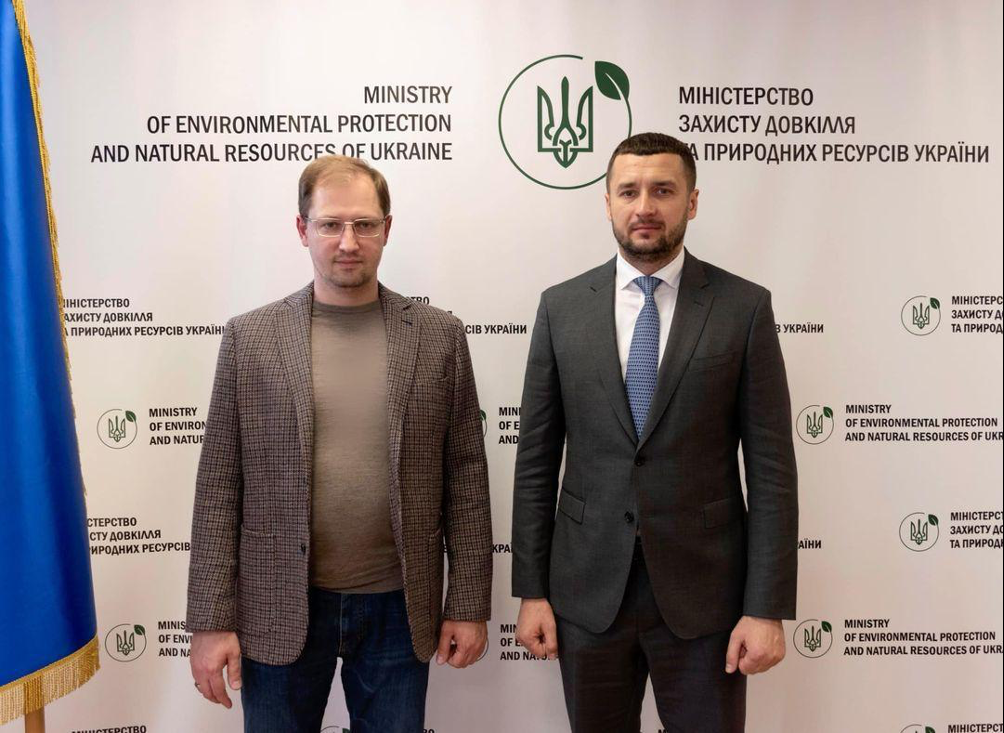 Міністр екології та природних ресурсів Руслан Стрілець і гендиректор ДП ''Ліси України'' Юрій Болоховець