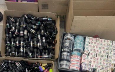 В Харькове разоблачили схему продажи незаконных электронных сигарет в ТЦ: изъяли товара почти на 3 млн грн