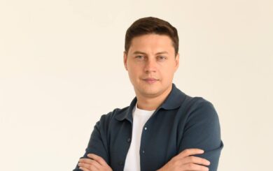 Дорогой свитер или рыночная копия? Телеграмм-каналы анализируют стиль одесского депутата