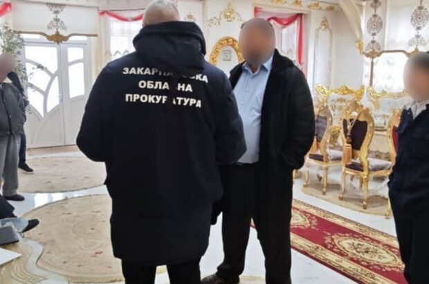 Елітне авто та недекларовані доходи депутата Закарпаття: НАЗК виявило порушення