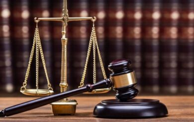 Судья из Полтавы был уволен за попытку склонить коллегу к »нужному» решению