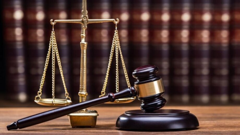 Судья из Полтавы был уволен за попытку склонить коллегу к »нужному» решению
