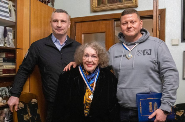 Валерію Залужному та Ліні Костенко присудили звання ”Почесних громадян Києва”