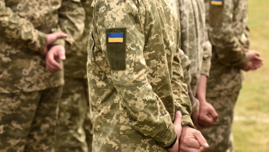 Войска рф ударили третий раз по зданию ТЦК: на этот раз в Кременчуге
