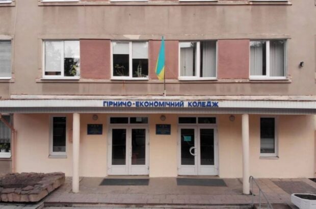 Скандал у Червоноградському коледжі: фальсифікації, кадрові інтриги та боротьба за посаду директора