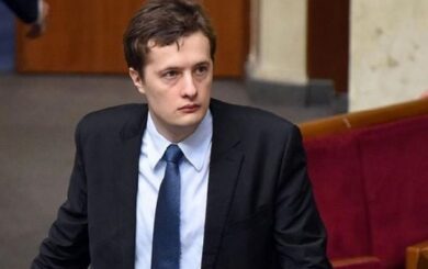 Сына Порошенко разоблачили в уклонении от уплаты налогов почти на миллиард гривен